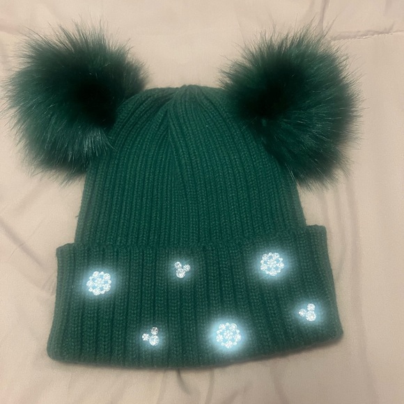 Disney Pom Pom beanie - Picture 1 of 3